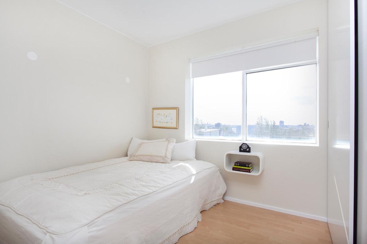 Overlooking The City, Bright & Cozy - Free Parking Reykjavik Exterior photo