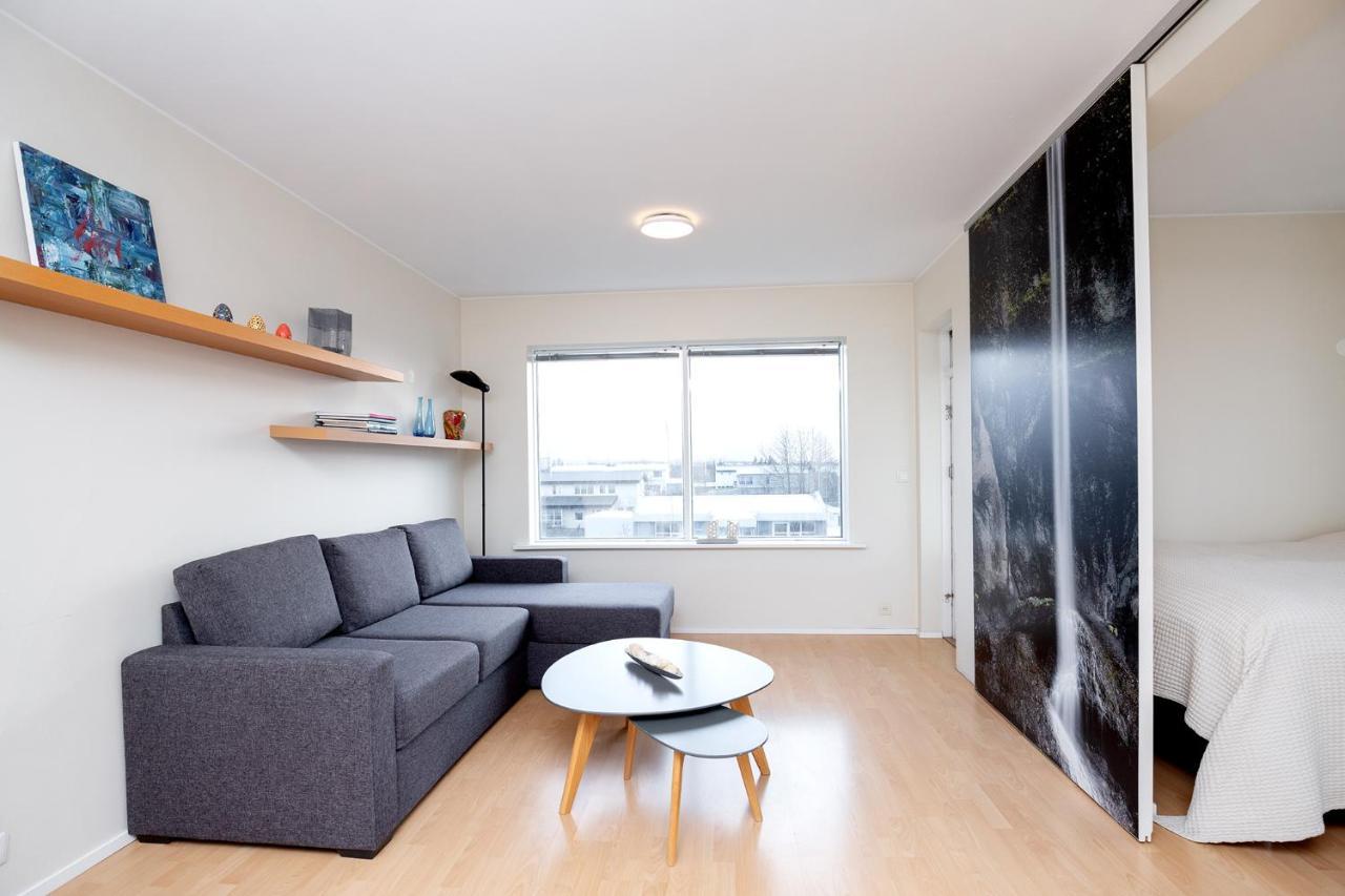Overlooking The City, Bright & Cozy - Free Parking Reykjavik Exterior photo