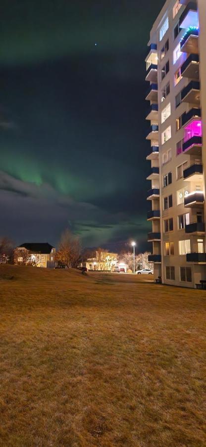 Overlooking The City, Bright & Cozy - Free Parking Reykjavik Exterior photo